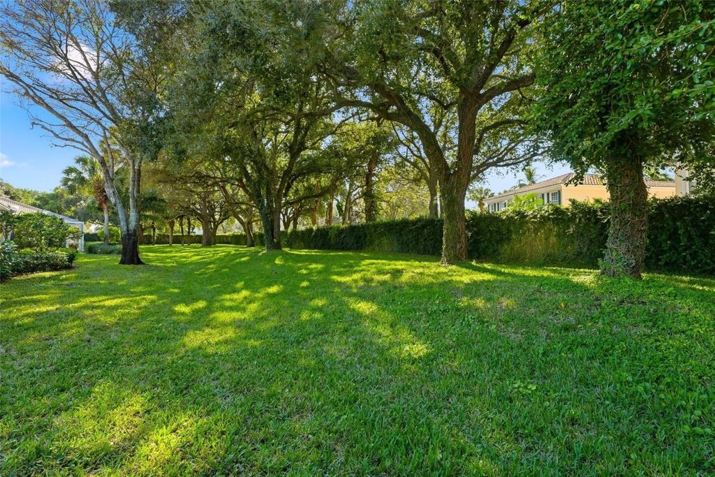 Photo of 8701 Chapman Oak Court, Palm Beach Gardens, FL 33410 (MLS # F10542706)