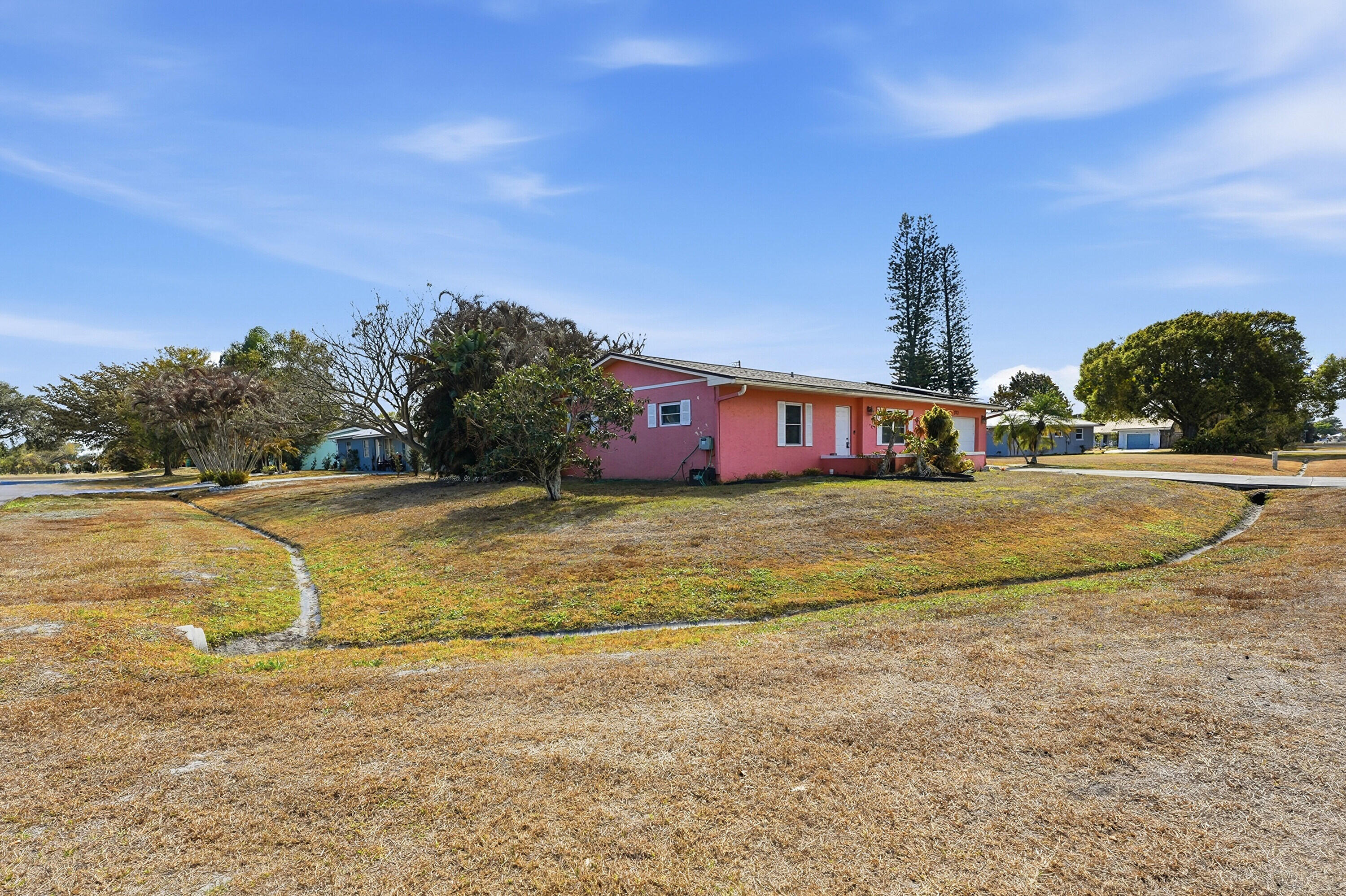 572 SE Fallon Drive, Port St Lucie, FL, 34983/$299,000 3 572 SE Fallon Drive