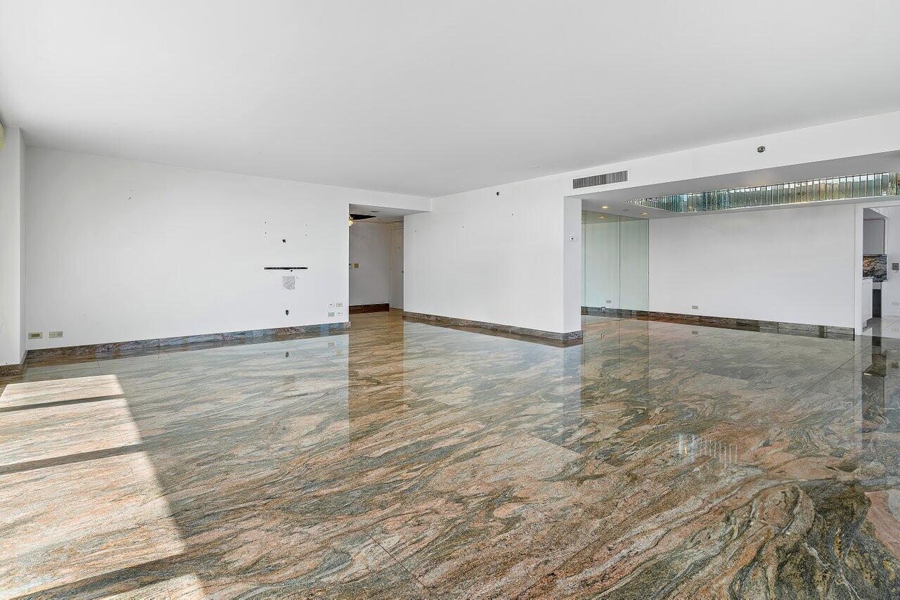 VILLA NOVA CONDO - Residential