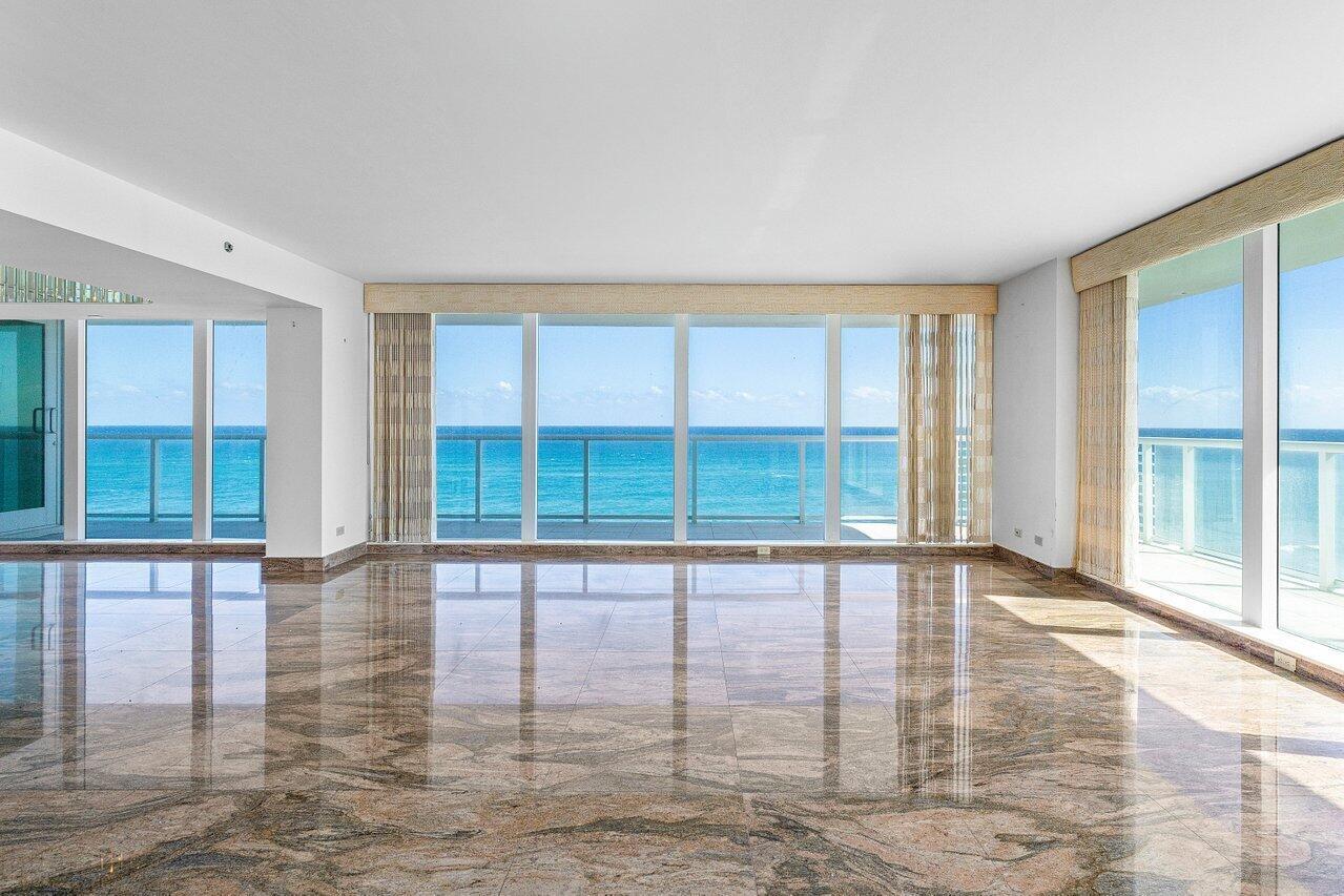 VILLA NOVA CONDO - Residential