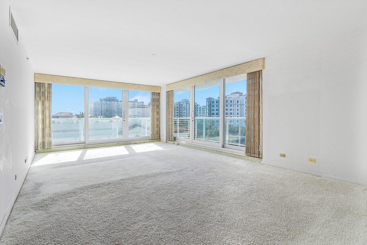 VILLA NOVA CONDO - Residential