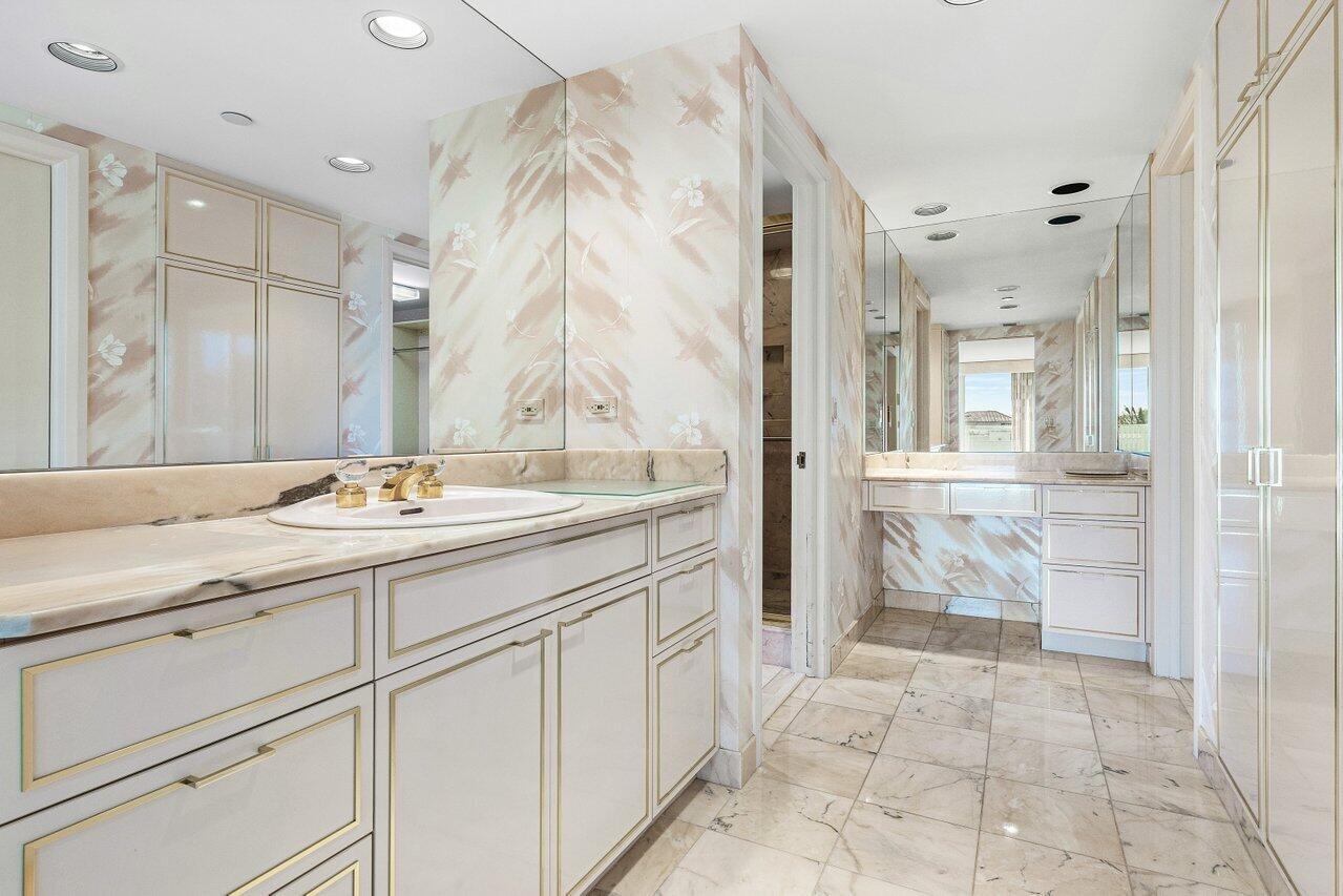 VILLA NOVA CONDO - Residential