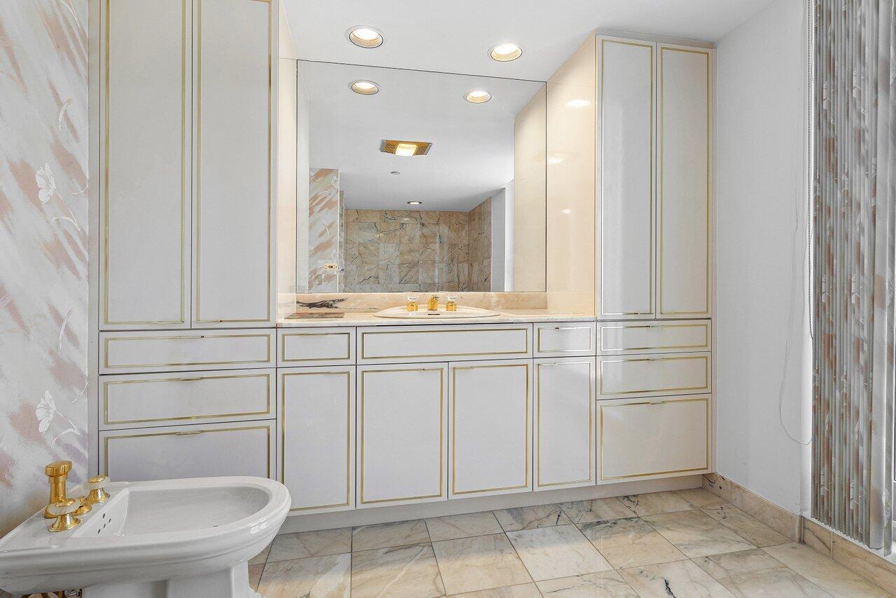 VILLA NOVA CONDO - Residential