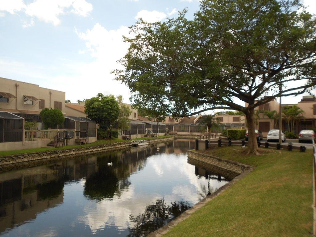 Flamingo Villas - Residential