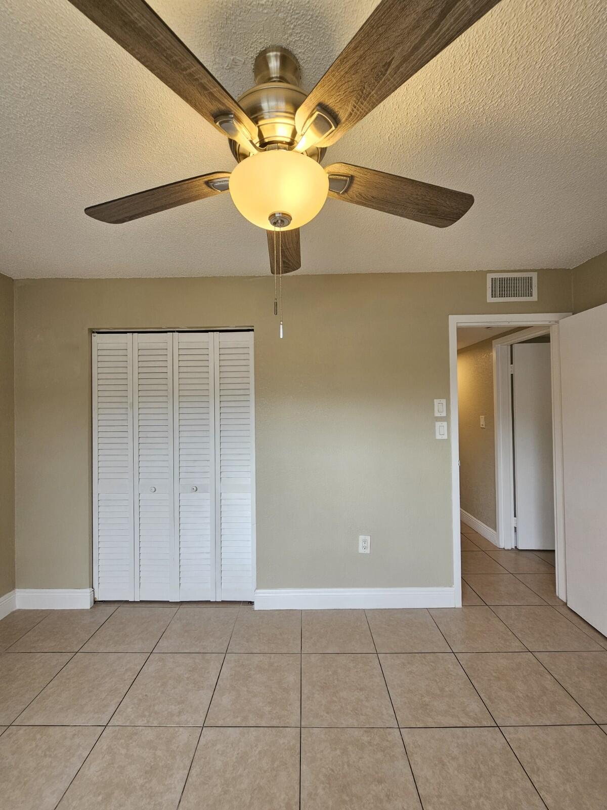 HERITAGE CIRCLE CONDO - Residential