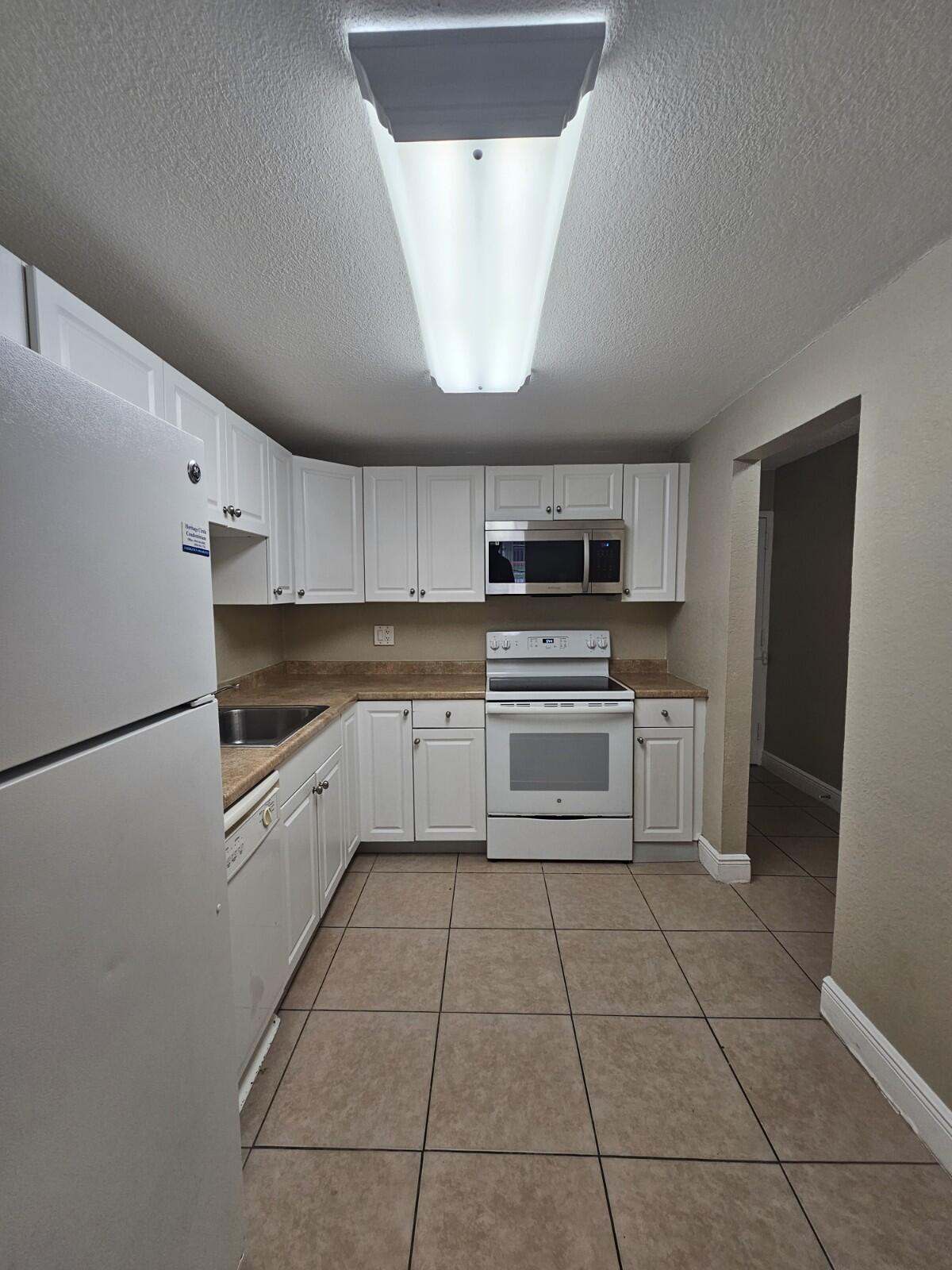 4324 NW 9th Avenue 6-1c