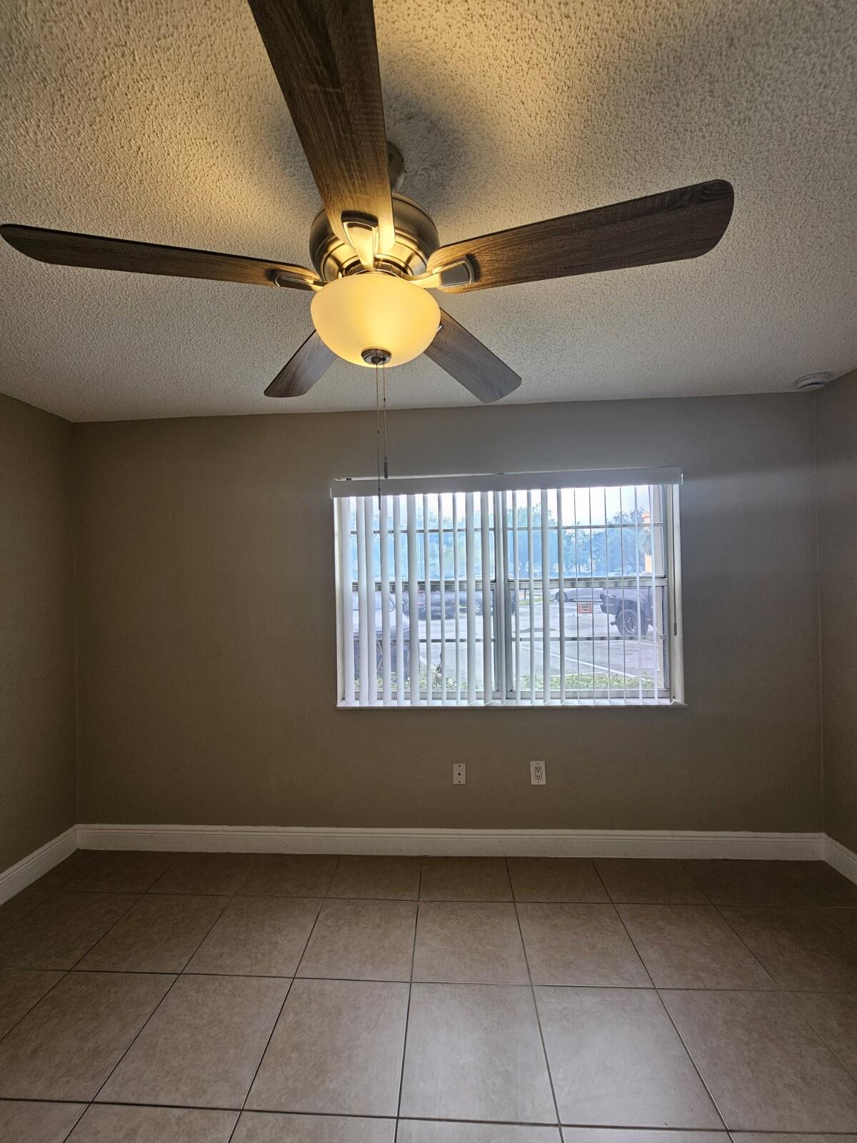 HERITAGE CIRCLE CONDO - Residential