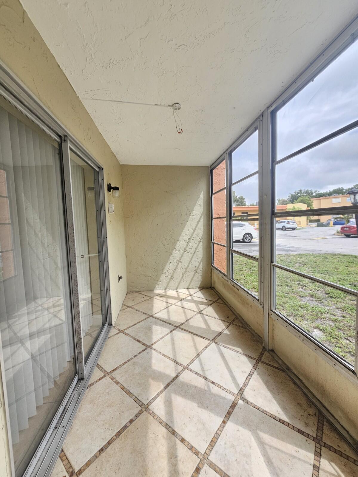 HERITAGE CIRCLE CONDO - Residential