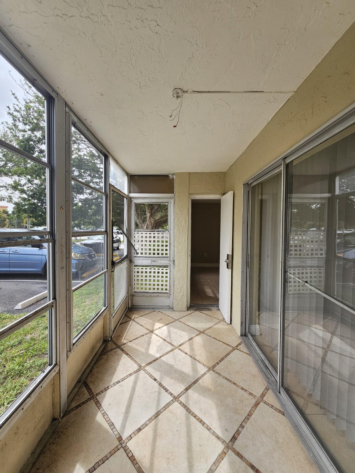 HERITAGE CIRCLE CONDO - Residential