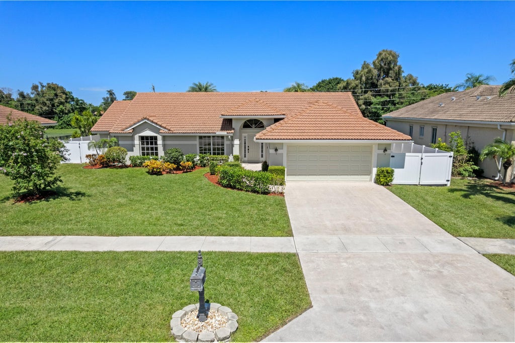 Photo of 7598 Fairway Trail, Boca Raton, FL 33487 (MLS # R11110207)