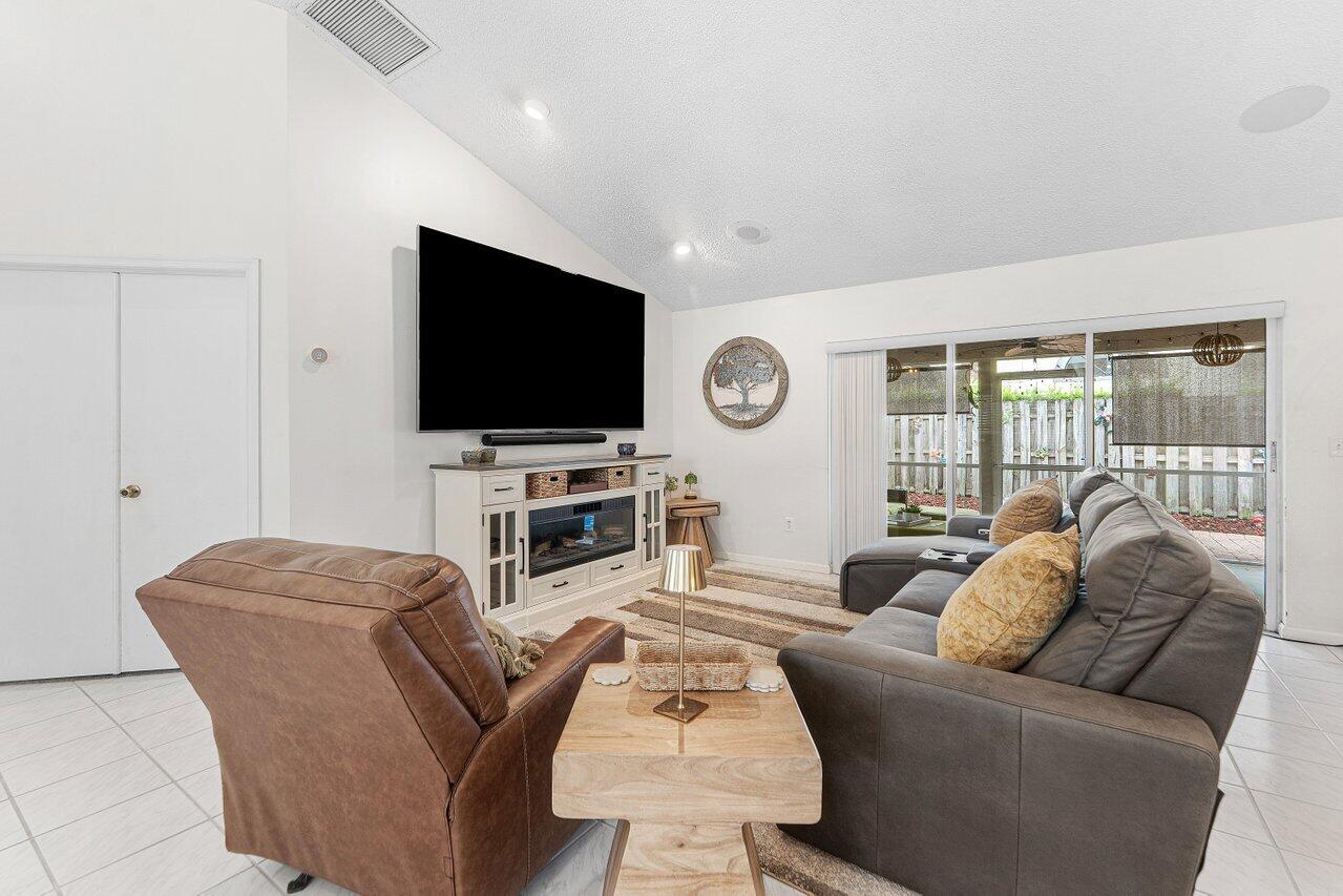 Properties 12842 Meadowbend Drive