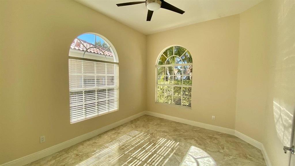 RIVERWALK 2 - Residential