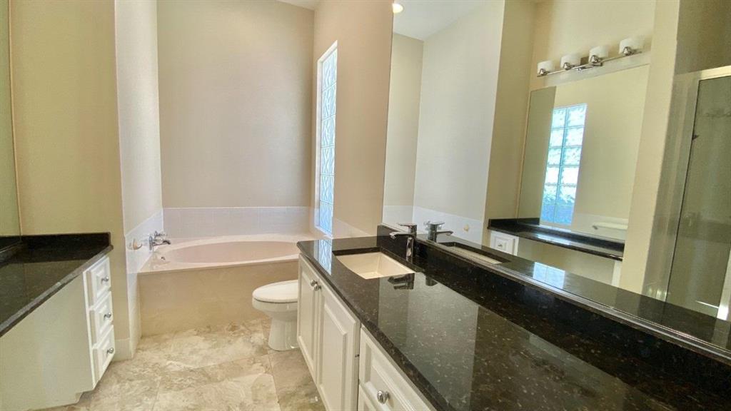 RIVERWALK 2 - Residential