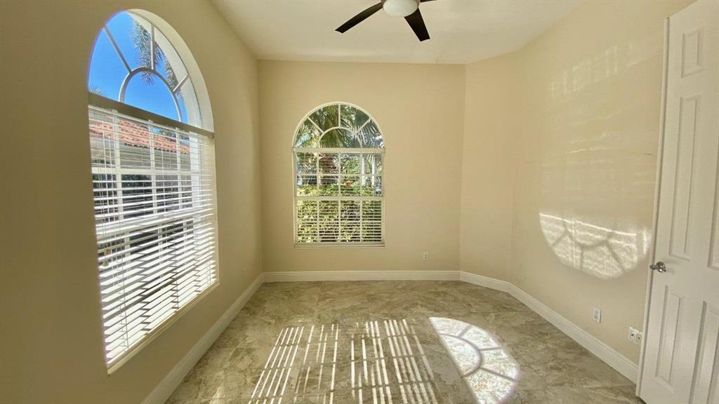 RIVERWALK 2 - Residential