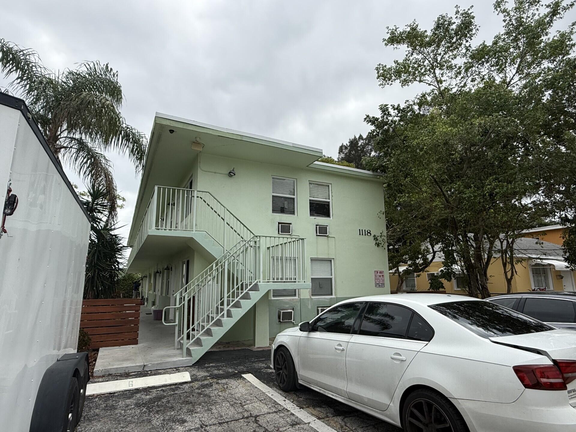 LAKE WORTH TOWN OF - Residential Lease