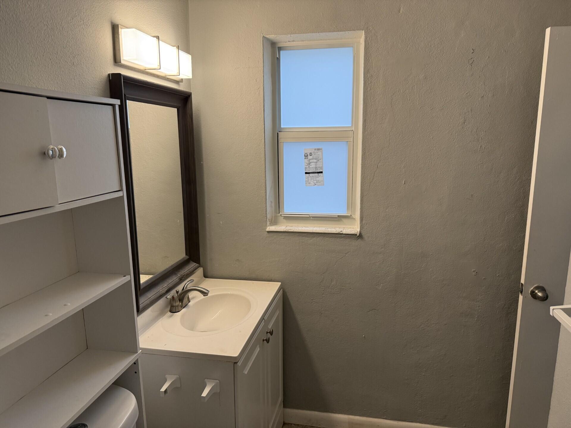 LAKE WORTH TOWN OF - Residential Lease