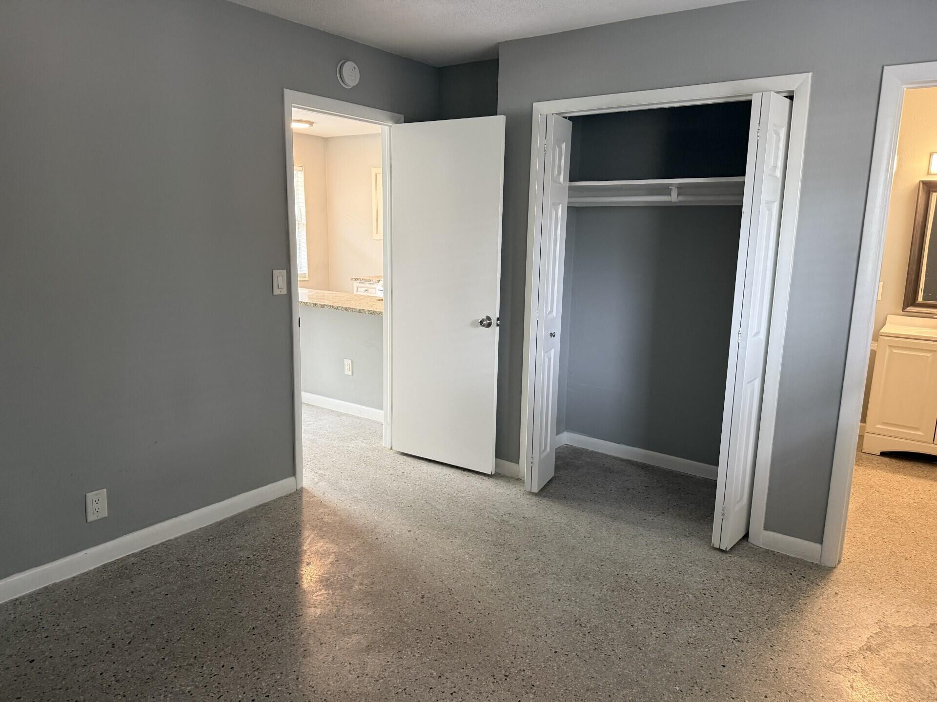 LAKE WORTH TOWN OF - Residential Lease