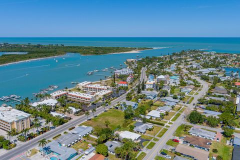 A home in Hutchinson Island