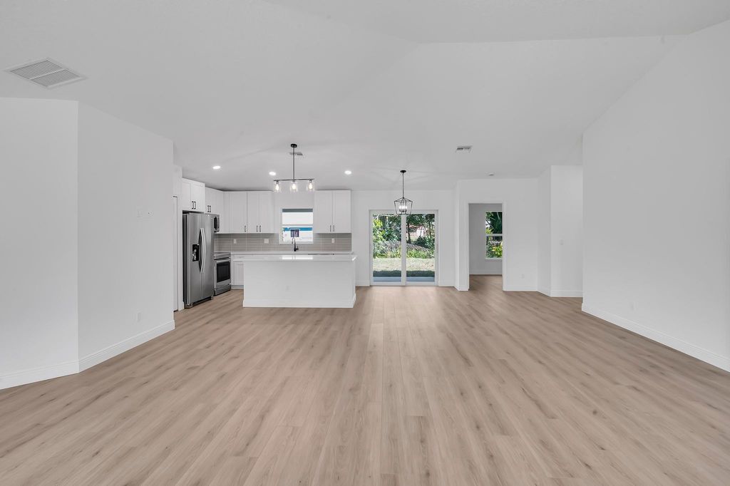 Photo of 5708 Tangelo Drive, Fort Pierce, FL 34982 (MLS # R10965158)