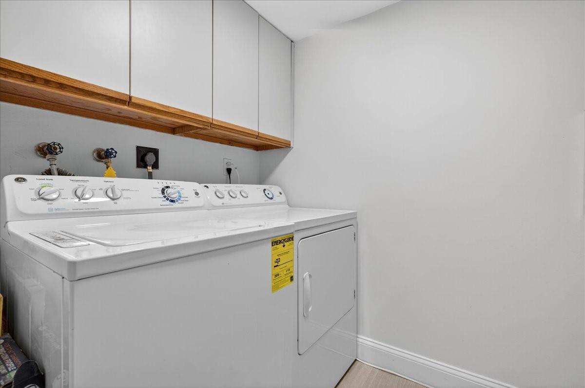 APPLEWOOD VILLAGE IV-B - Residential