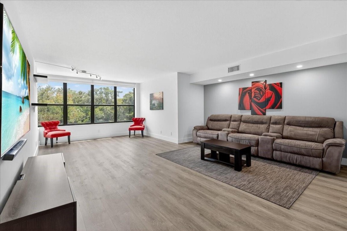 APPLEWOOD VILLAGE IV-B - Residential