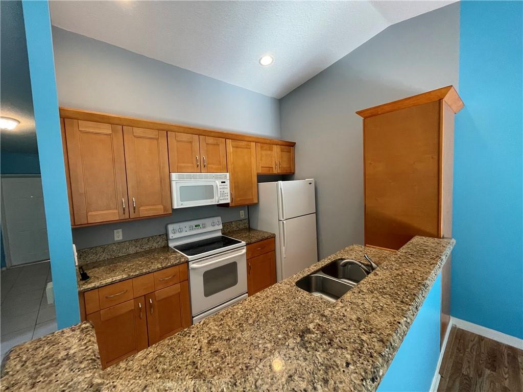 Oak Terrace Condo - Residential Lease