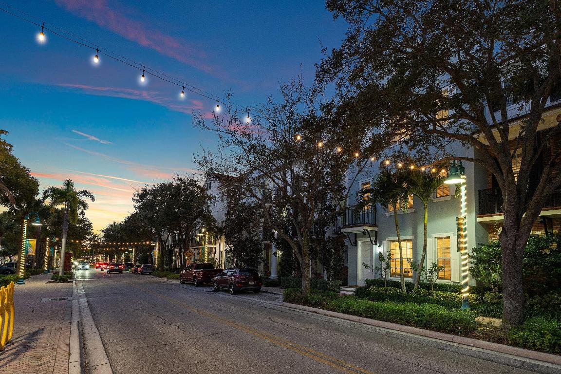 CANNERY ROW - Residential