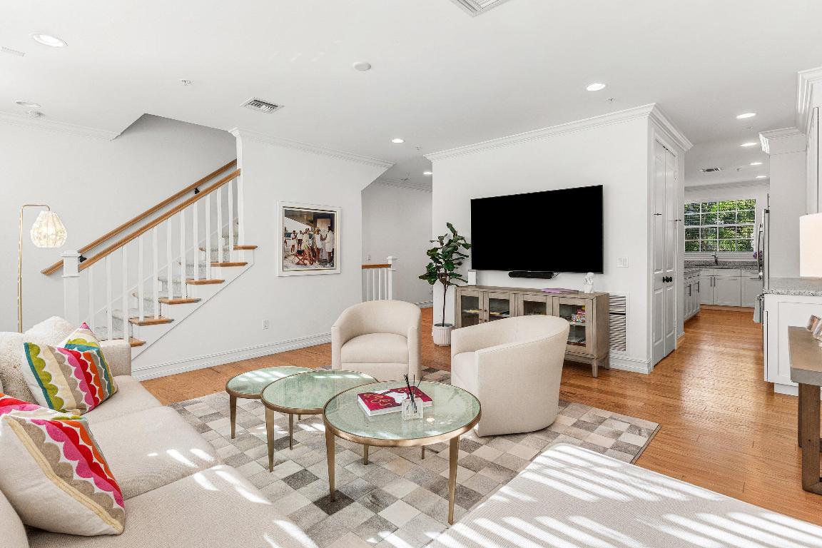 CANNERY ROW - Residential