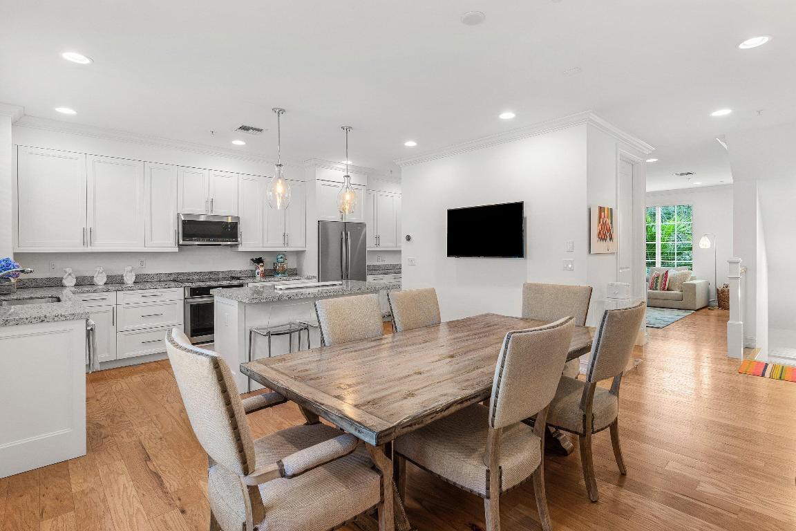 CANNERY ROW - Residential