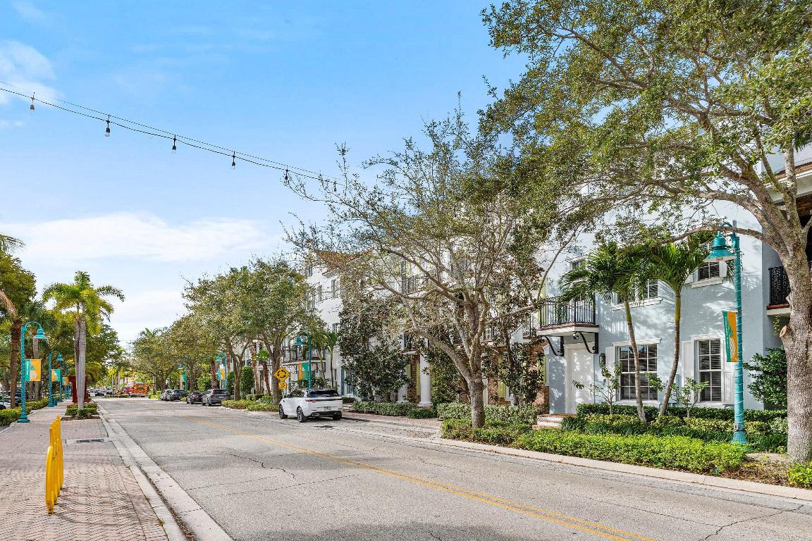 CANNERY ROW - Residential