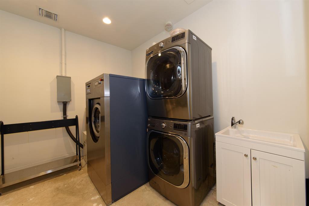 SADDLE TRAIL PARK OF WELLINGTON - Residential