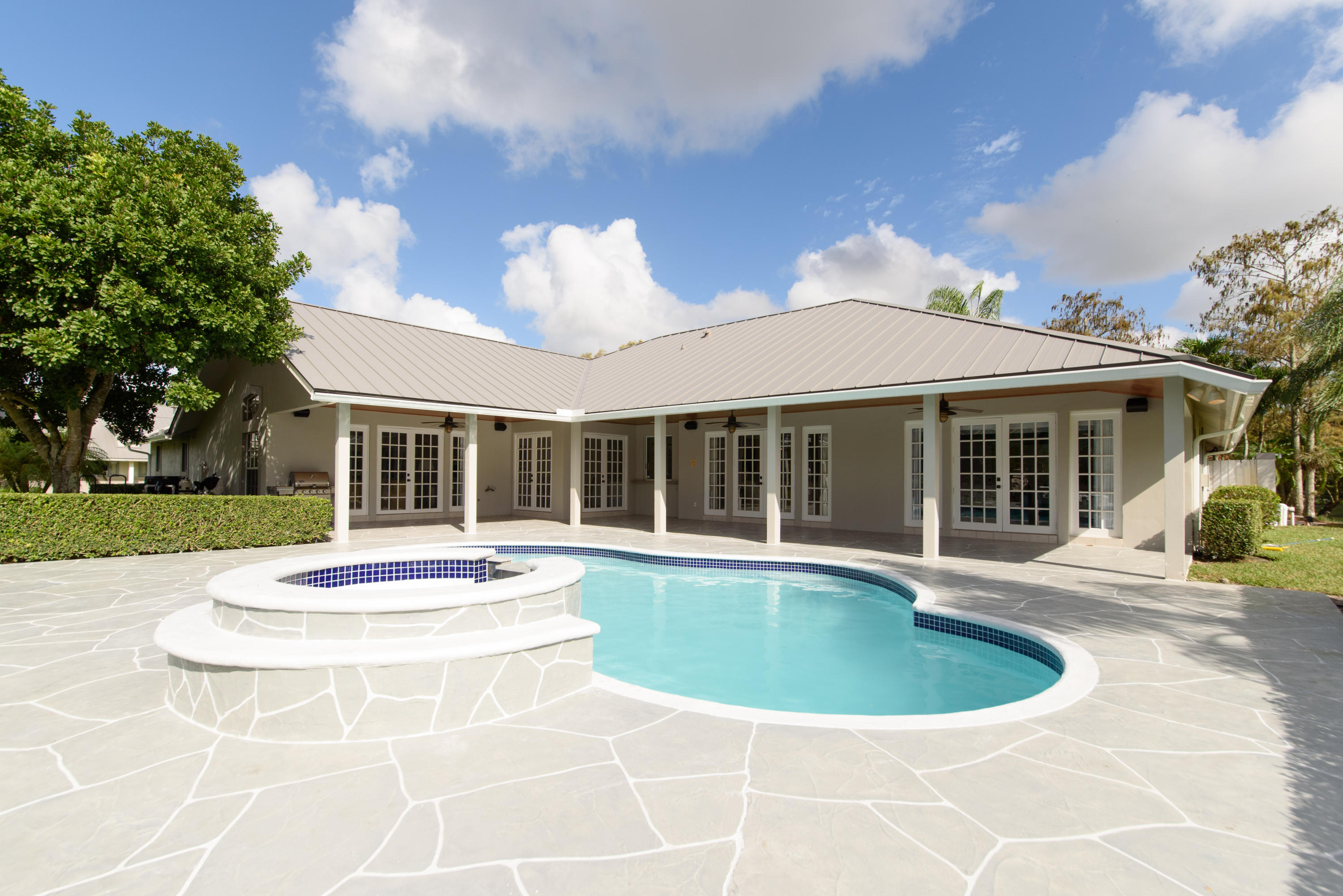 SADDLE TRAIL PARK OF WELLINGTON - Residential