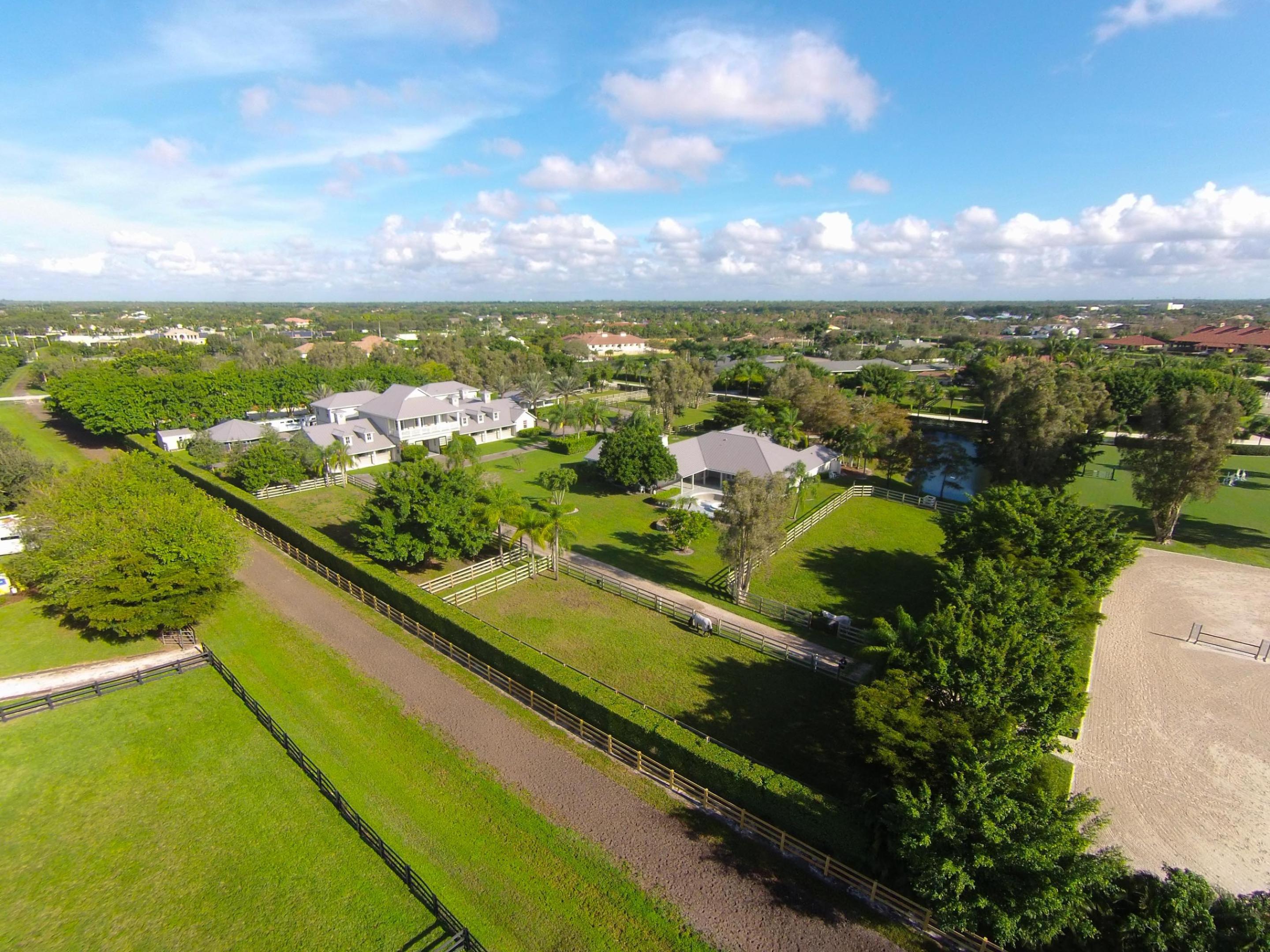 SADDLE TRAIL PARK OF WELLINGTON - Residential