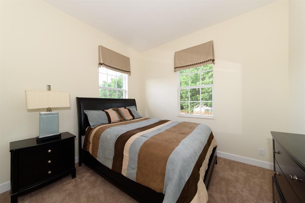 SADDLE TRAIL PARK OF WELLINGTON - Residential