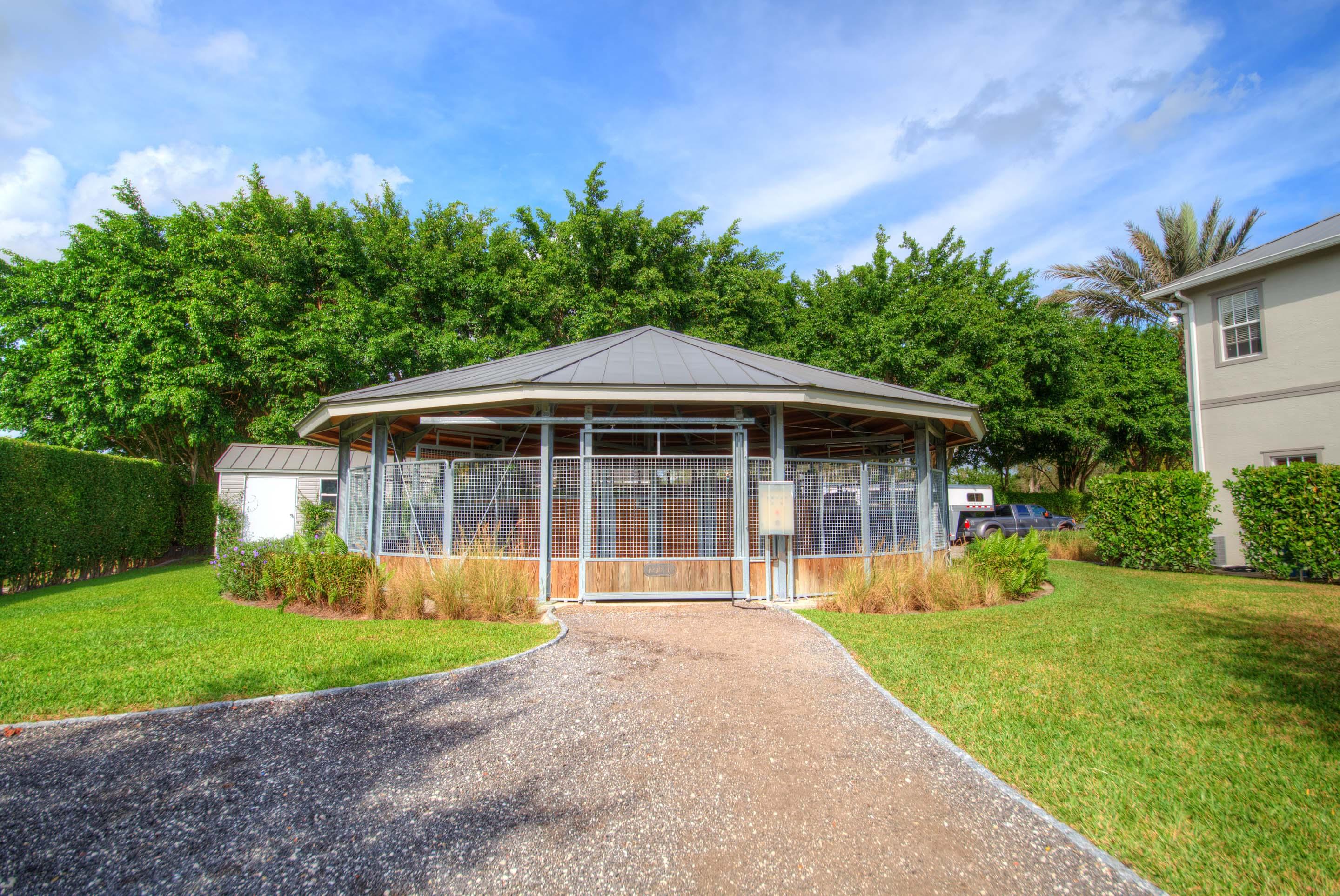 SADDLE TRAIL PARK OF WELLINGTON - Residential