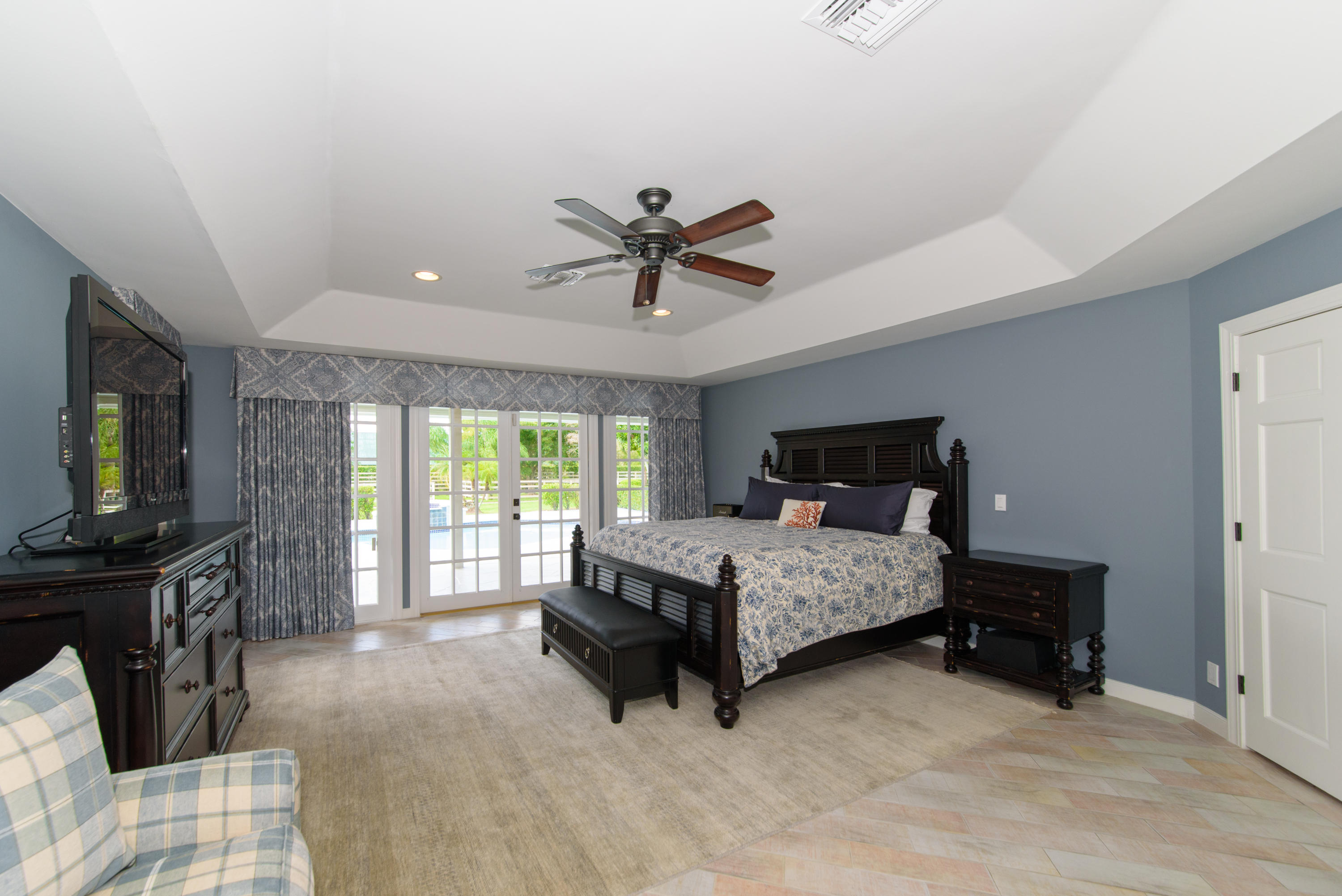 SADDLE TRAIL PARK OF WELLINGTON - Residential