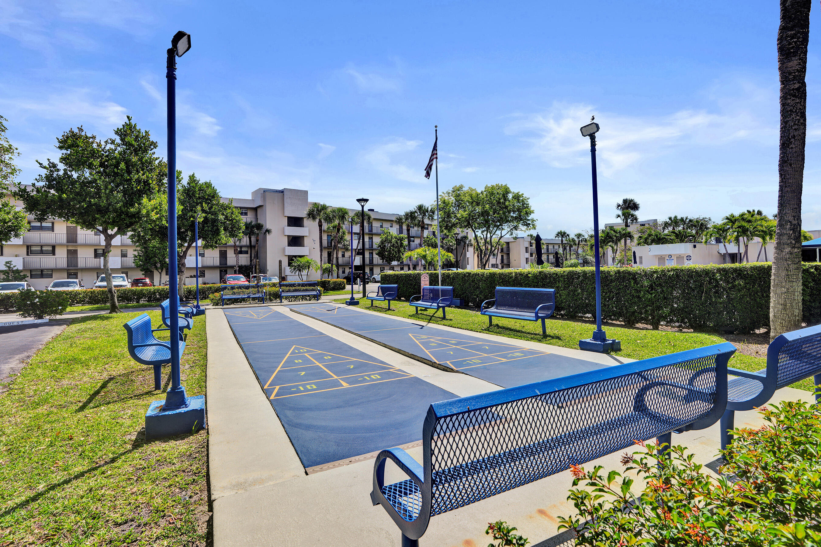 DEER CREEK COUNTRY CLUB - Residential Lease