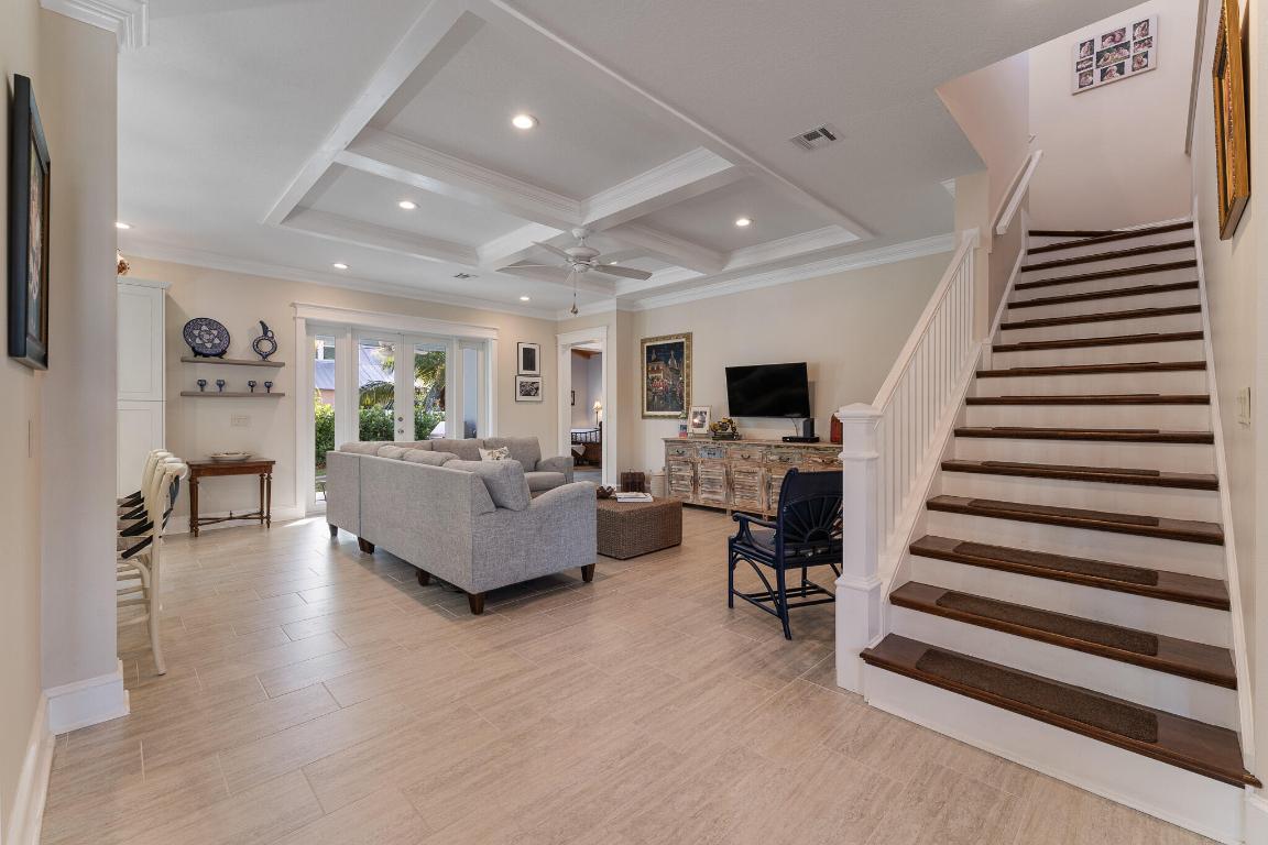 1002 SE Riverside Drive