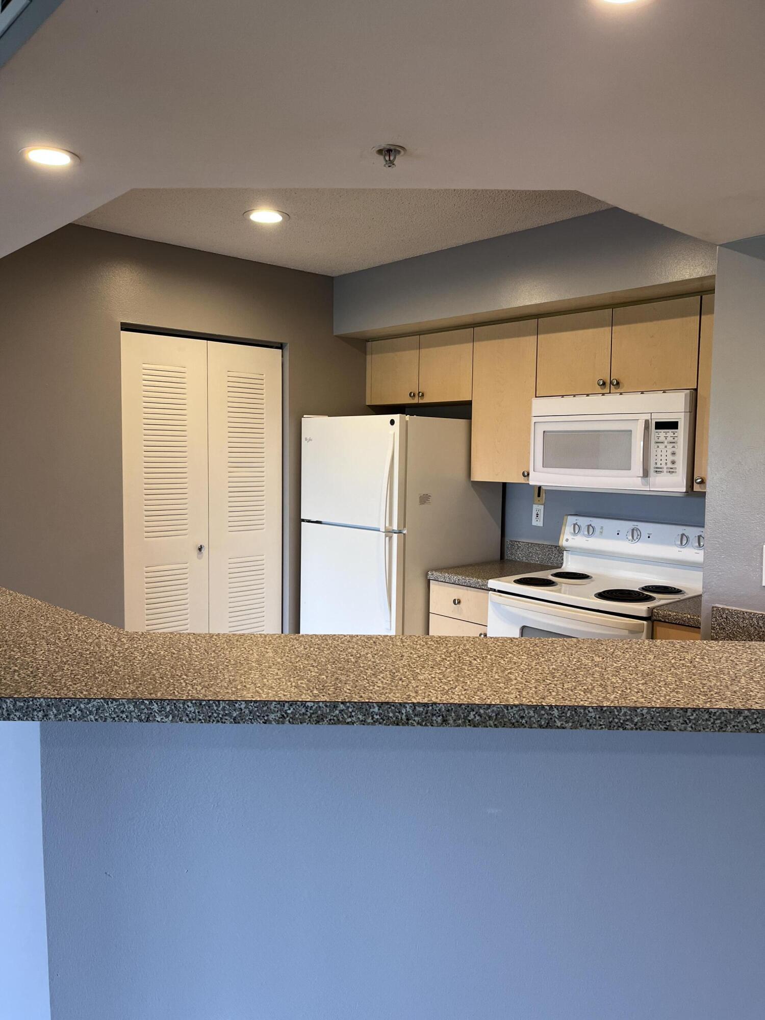 PORTOFINO AT JENSEN BEACH CONDO - Residential Lease