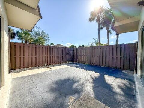 WOODSTOCK TWNHS - Residential Lease