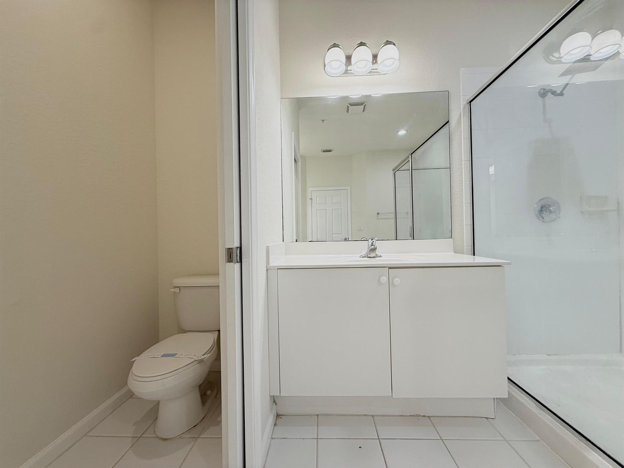 GREENWICH RESIDENTIAL CON - Residential Lease