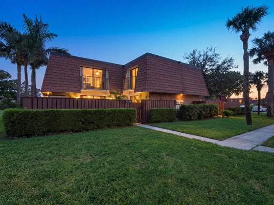 3733 SW SUNSET TRACE CIR, PALM CITY, FL 34990 - Image 9cfcd91e90b6b025ec12fb53a8b158e3/4076594229