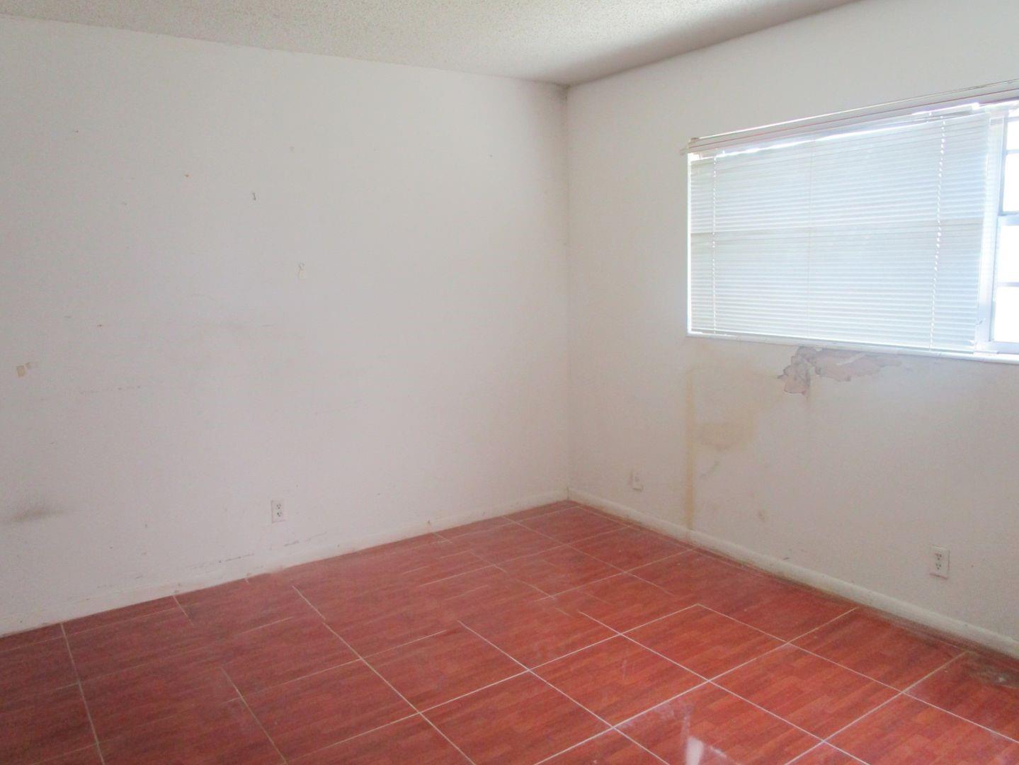 CLOVER GARDENS CONDO - Residential