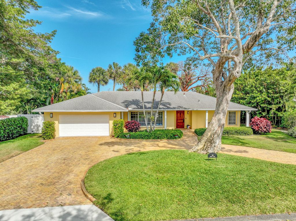 Photo of 10 Middle Road, Sewalls Point, FL 34996 (MLS # R11086517)
