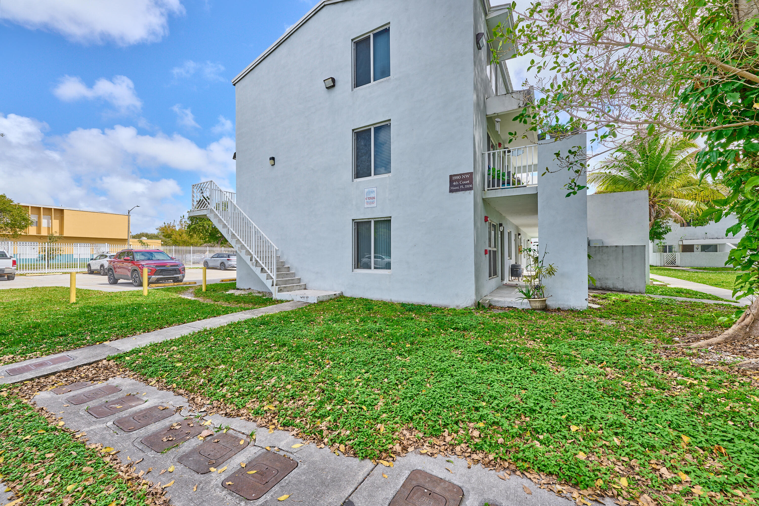 TOWN PARK PLAZA NORTH CONDO - Residential