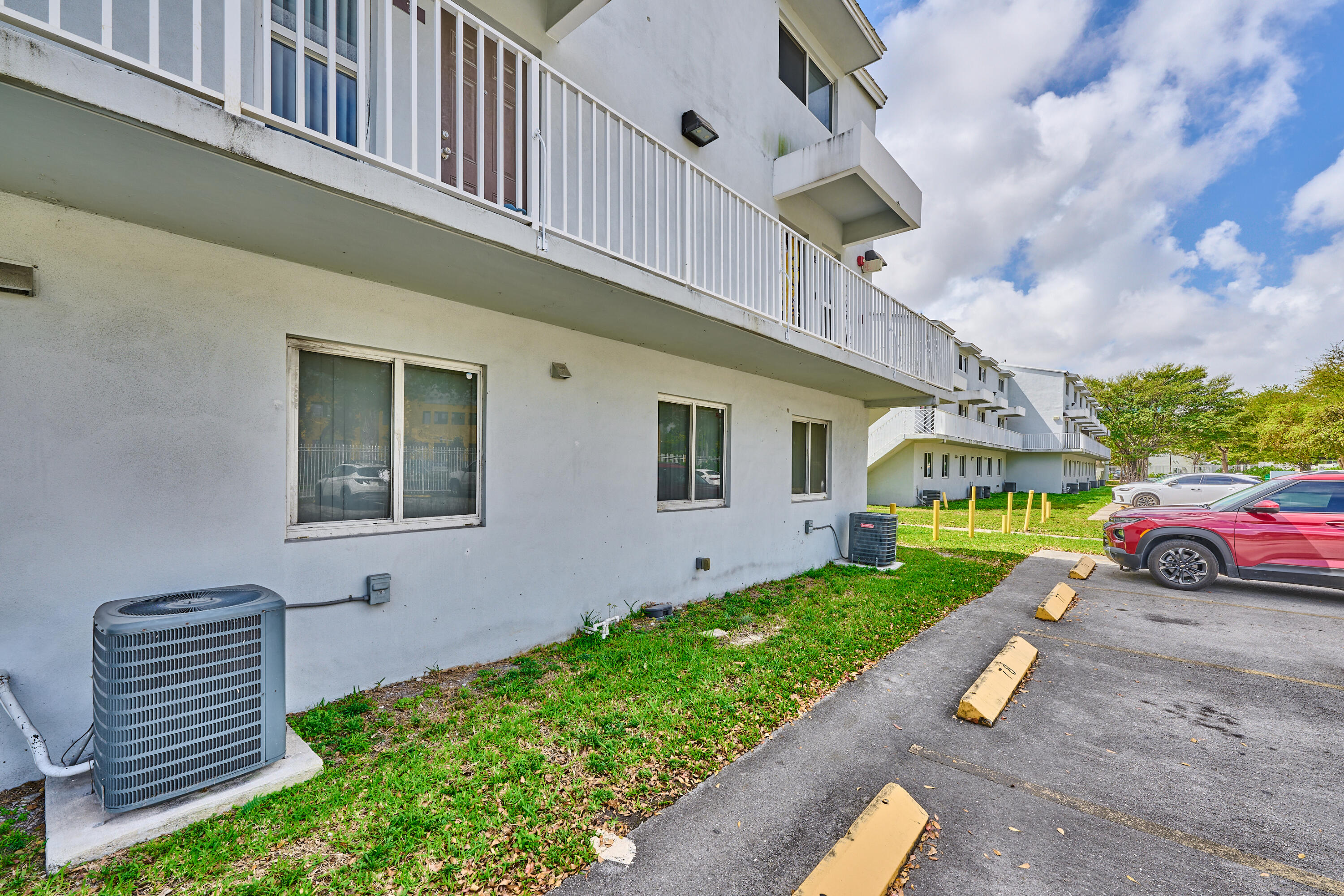 TOWN PARK PLAZA NORTH CONDO - Residential