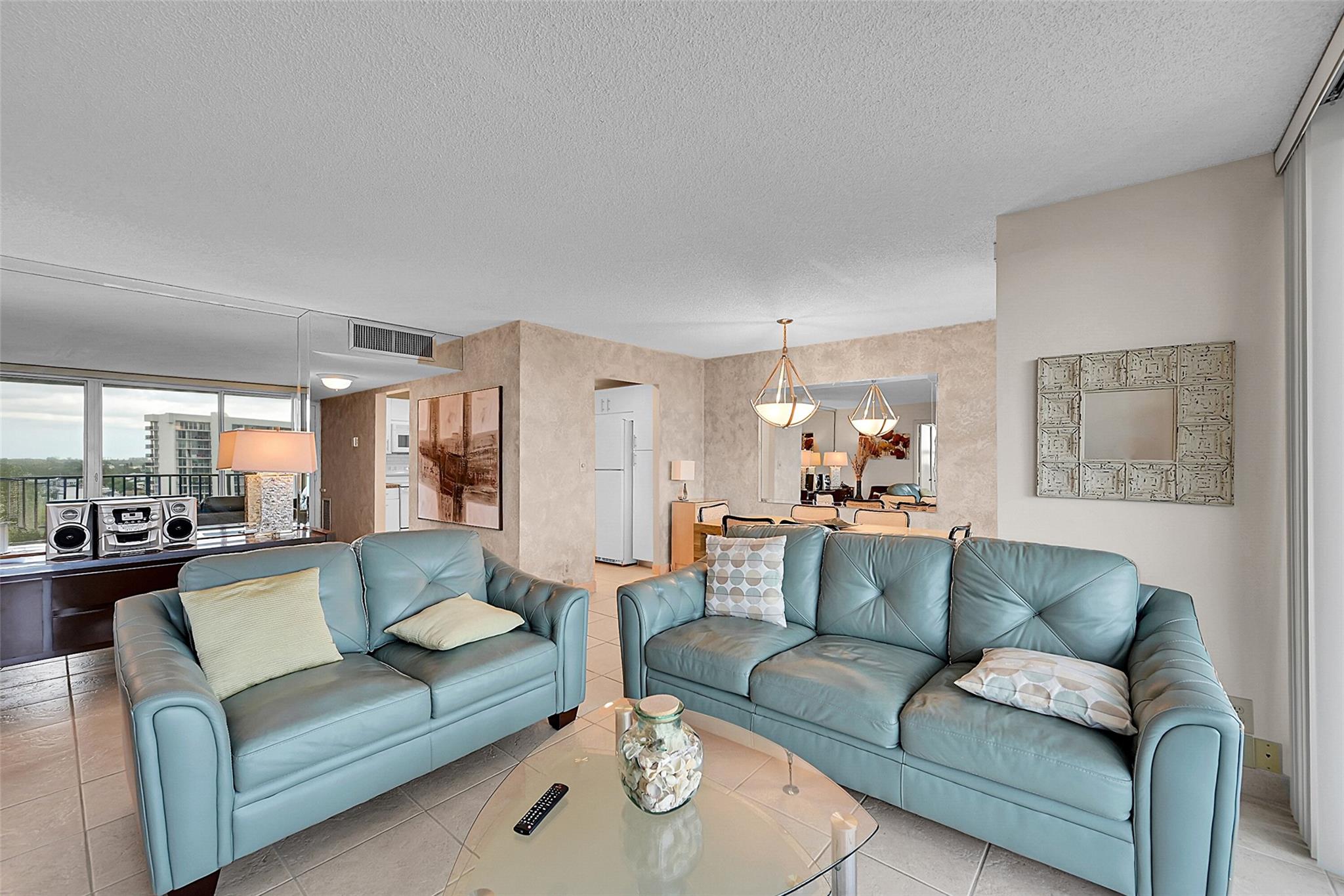 SILVER THATCH - Residential