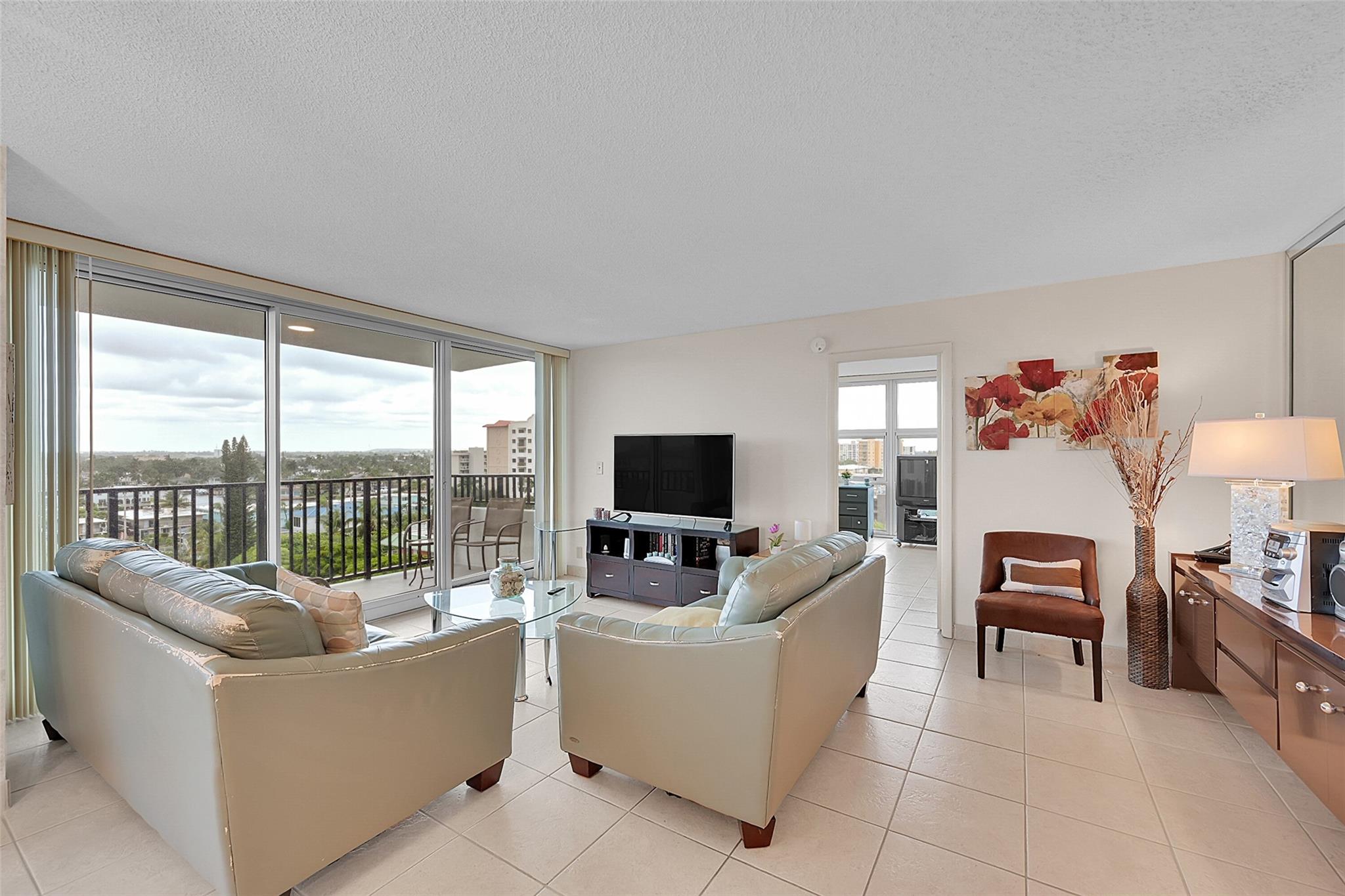 SILVER THATCH - Residential