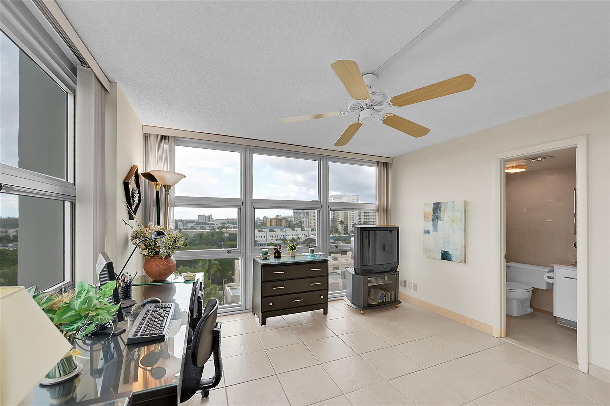 SILVER THATCH - Residential