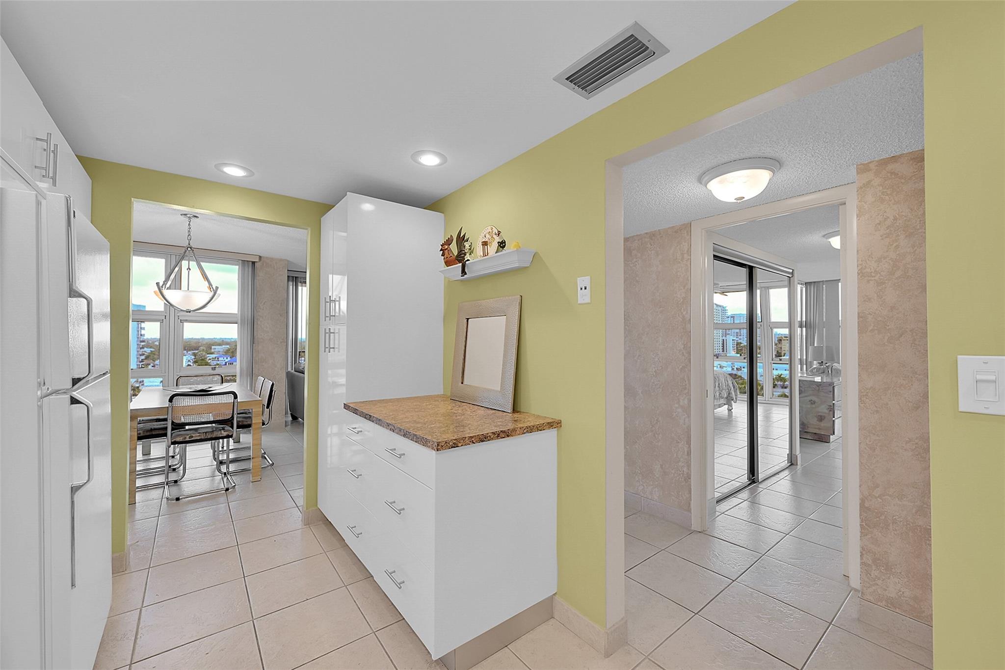 SILVER THATCH - Residential